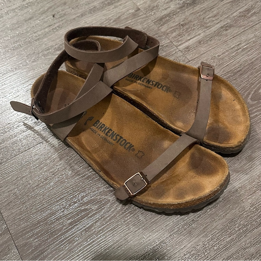 EUC Birkenstock Yara Oiled Leather Sandals - Picture 2 of 5